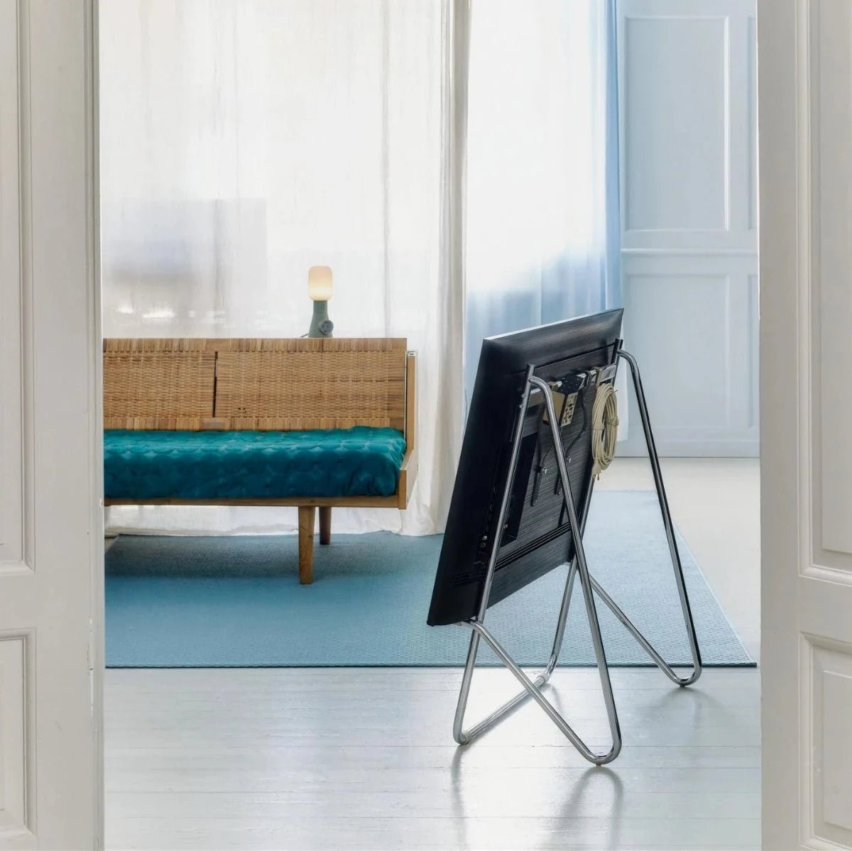 Pedestal - Bloom TV Stand | Chrome - Tv Stand - zulqamvoxer.shop