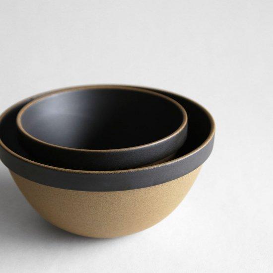 Hasami - Deep Round Bowl // Black - Kitchenware - DANSKmadeforrooms