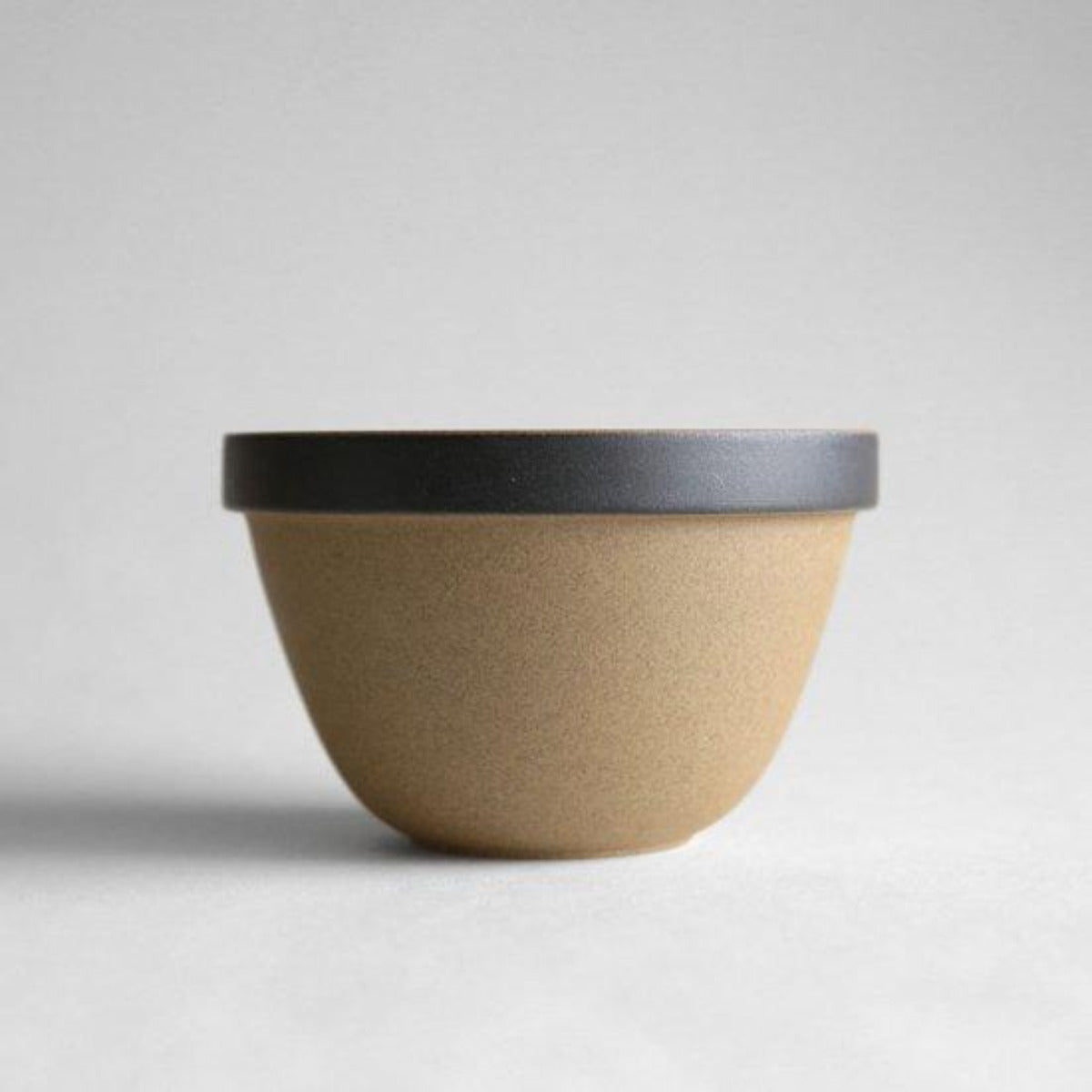 Hasami - Deep Round Bowl // Black - Kitchenware - DANSKmadeforrooms